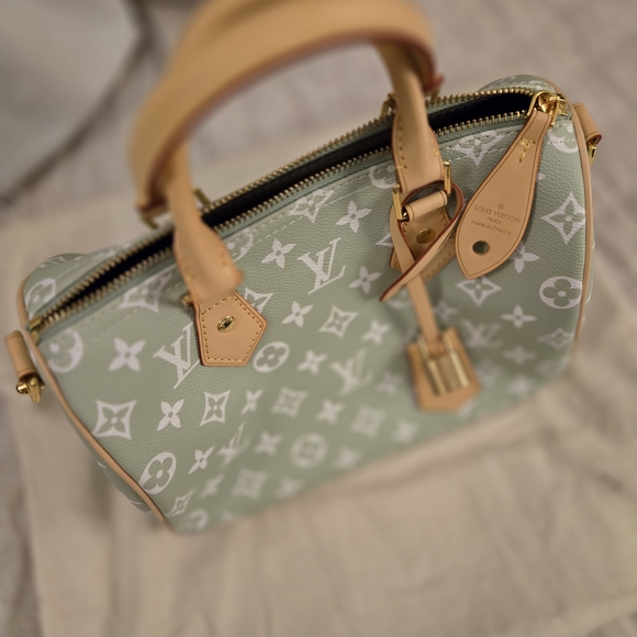 L V Green Monogram Handbag Speedy 25cm - Picture 2 of 6